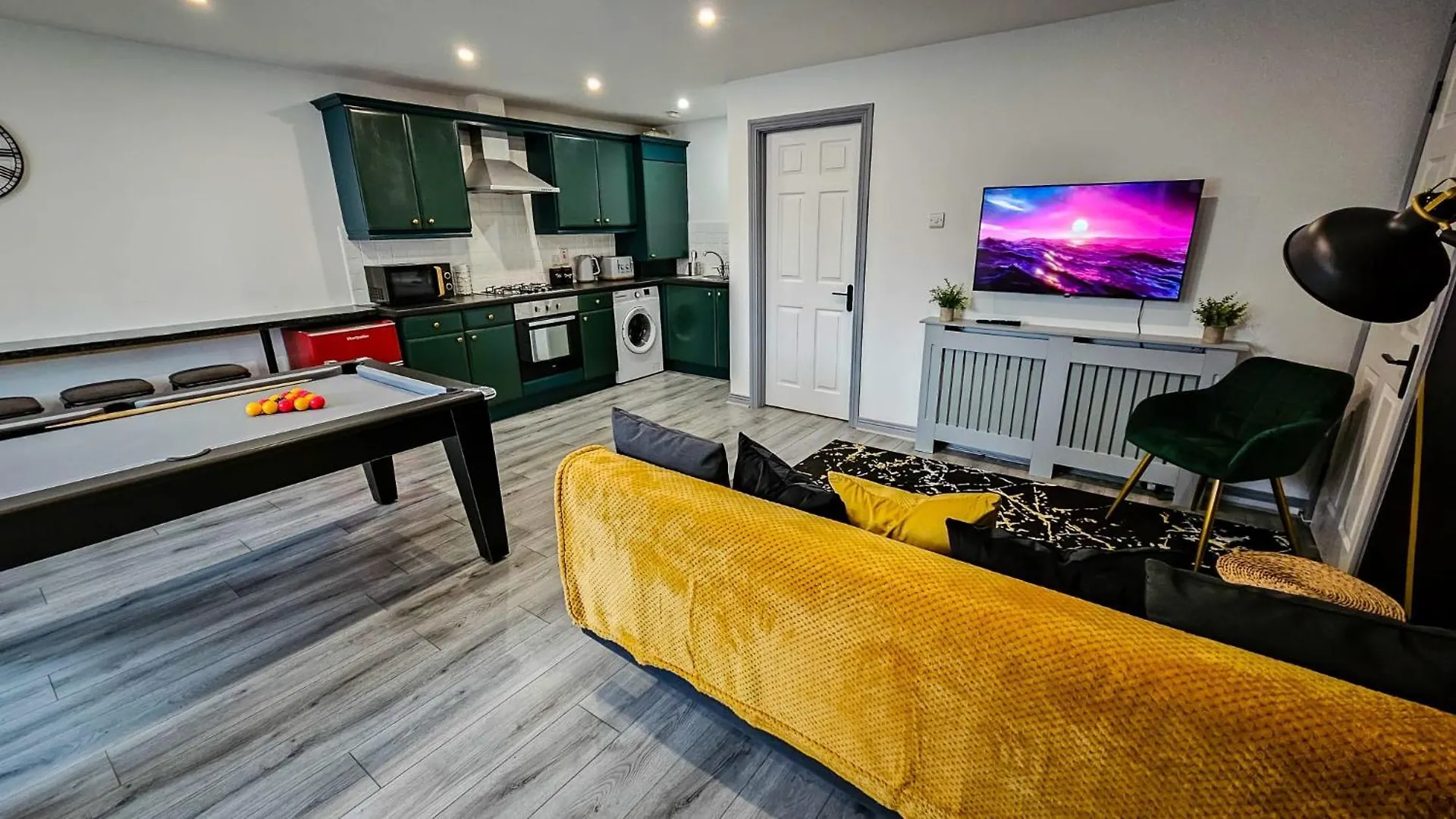 Modern City Centre Apartment Belfast